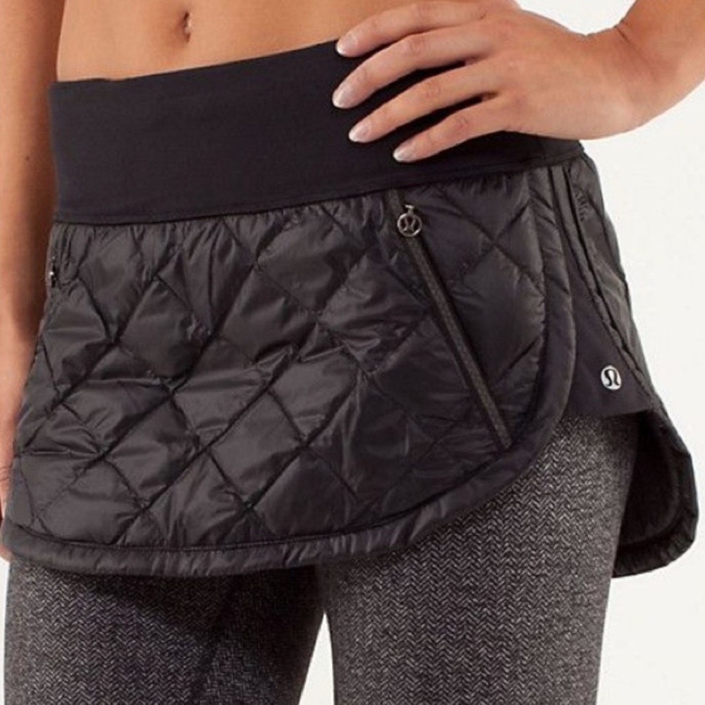 🔥Lululemon Hot Cheeks Skirt Size 4 (Black)